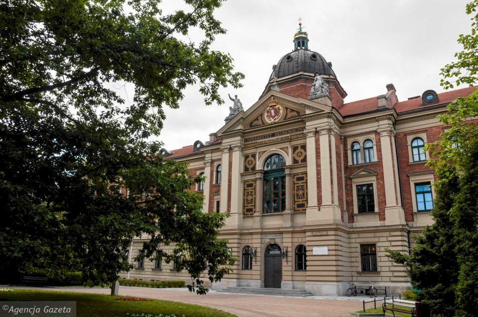 Краківський Економічний Університет - вигляд фонового зображення