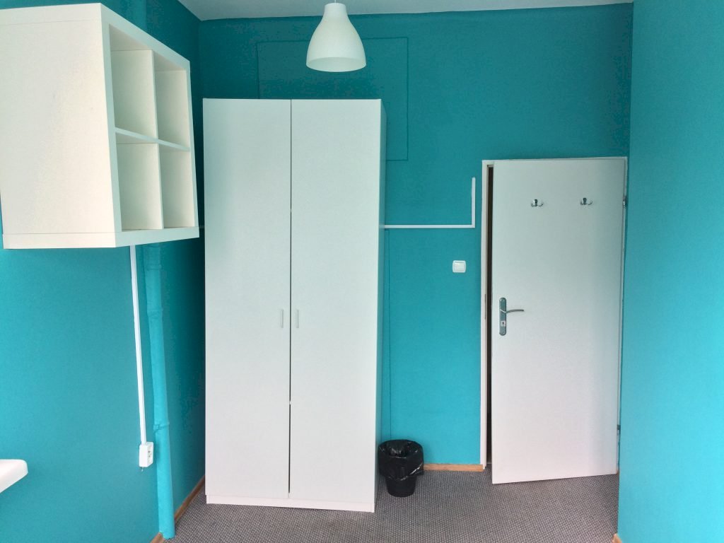 Як виглядають кімнати в гуртожитку Student House Kazimierzowska в Варшаві - кімната №3