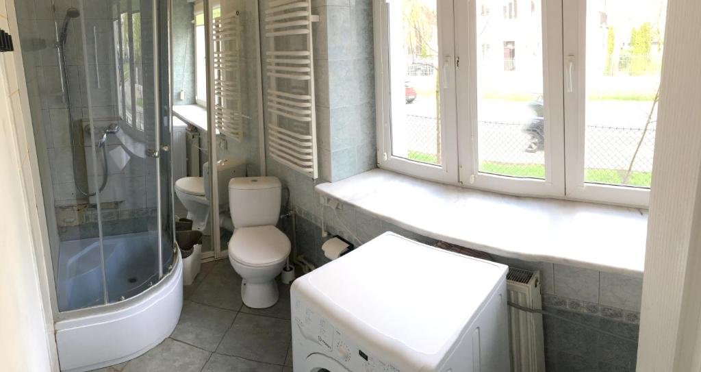 Як виглядають кімнати в гуртожитку Student House Kazimierzowska в Варшаві - кімната №15