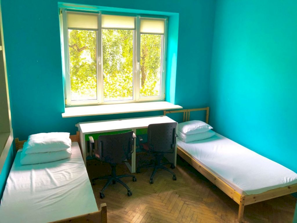 Як виглядають кімнати в гуртожитку Student House Kazimierzowska в Варшаві - кімната №11
