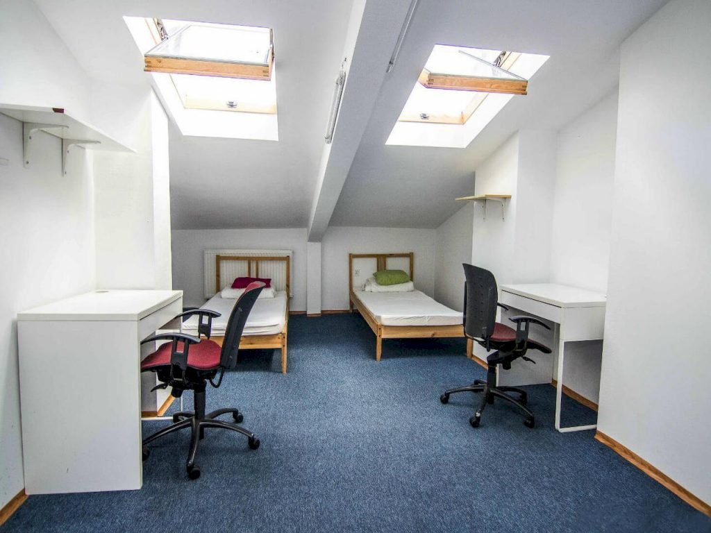 Як виглядають кімнати в гуртожитку Student House Kazimierzowska в Варшаві - кімната №4