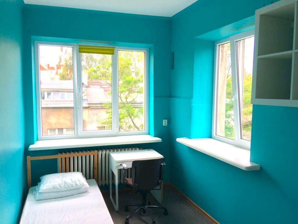 Як виглядають кімнати в гуртожитку Student House Kazimierzowska в Варшаві 